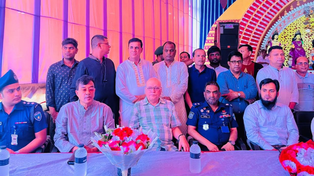 শান্তিপূর্ণভাবে দুর্গাপূজা উদযাপিত হচ্ছে: ফারুক-ই আজম